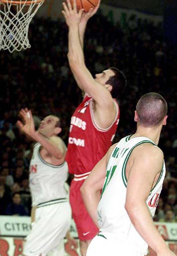 Νοκ άουτ ο Ολυμπιακός από την Ολύμπια