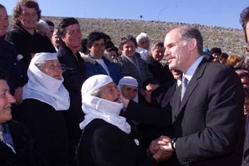 Επίσκεψη Γ.Παπανδρέου στην ελληνική μειονότητα της Αλβανίας