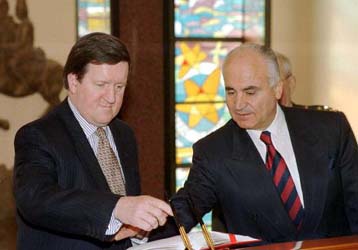 Διπλωματική κινητικότητα στην Αγκυρα για ΕΕ, ΝΑΤΟ και Κυπριακό