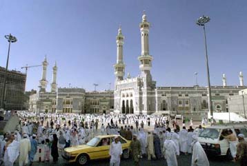 Εκατομμύρια προσκυνητές κατακλύζουν τη Μέκκα