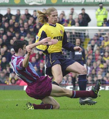 Μια φωτογραφία απειλεί τον Εμανουέλ Πετί