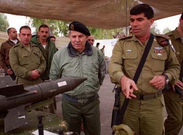 Με επιφυλάξεις δέχεται η Συρία την απόφαση του Ισραήλ για απόσυρση από το νότιο Λίβανο