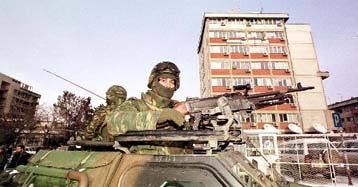 Επέστρεψε στο Ουρόσεβατς ο ελληνικός λόχος