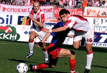 Με δύο γκολ του Χούτου οι τρεις βαθμοί του Ολυμπιακού