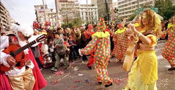 Η Ελλάδα ετοιμάζεται για το αποκριάτικο ξεφάντωμα