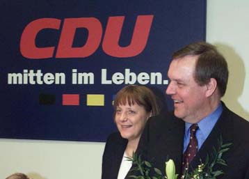 Αποσύρει την υποψηφιότητά του για την προεδρία της CDU ο Φόλκερ Ρίε