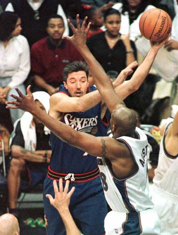 Ο Κούκοτς πήρε το όπλο του