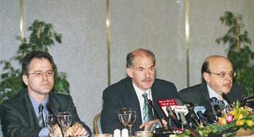 Τα δέκα σημεία των ελληνικών θέσεων για το Κοσσυφοπέδιο παρουσίασε ο Γ.Παπανδρέου