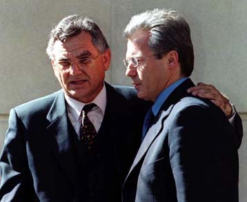 Ο Γκαρθόν απειλεί με σύλληψη του Πινοσέτ σε περίπτωση που ταξιδέψει εκτός Χιλής