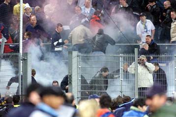 Αποθέωση της Φέγενορντ, επεισόδια στη Μασσαλία