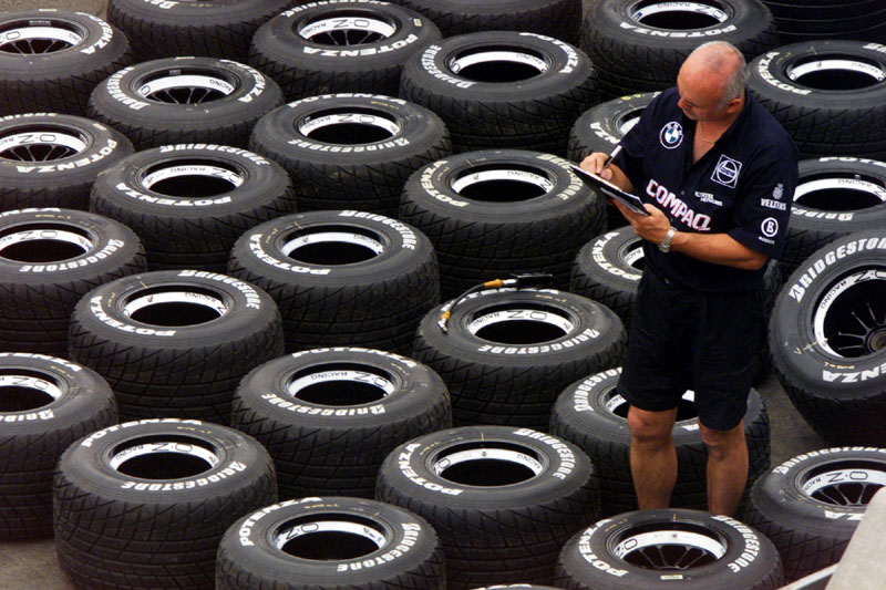 Formula 1: Η Michelin δοκιμάζει ελαστικά F1, εν όψει του 2001, σε συνεργασία με τη Williams