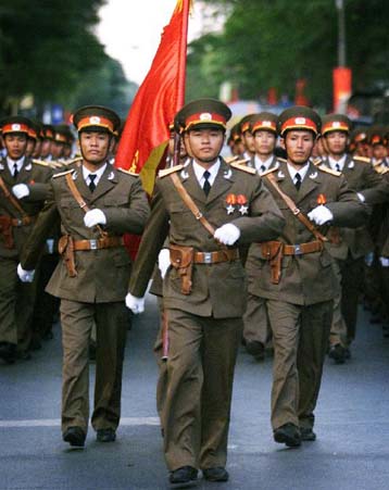 Το Βιετνάμ εορτάζει την 25η επέτειο της νίκης του επί των Αμερικανών