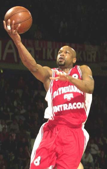 O Ολυμπιακός 75-61 το Περιστέρι