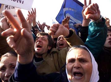 Εγκαινιάστηκε στο Ελμπασάν το πρόγραμμα του ΟΗΕ για αφοπλισμό των πολιτών