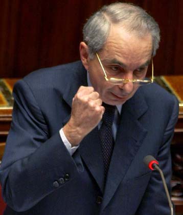 Στηρίζουν την κυβέρνηση Αμάτο οι Πράσινοι