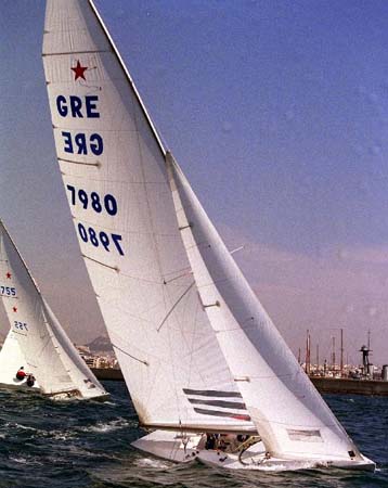 Στην 8η θέση τα 470