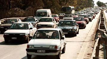 Αρχισε το πρωί της Μ.Πέμπτης η έξοδος των Αθηναίων για το Πάσχα