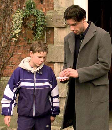 Η Αϊτχόβεν απειλεί πως θα πάρει πίσω τον Βαν Νίστελροϊ