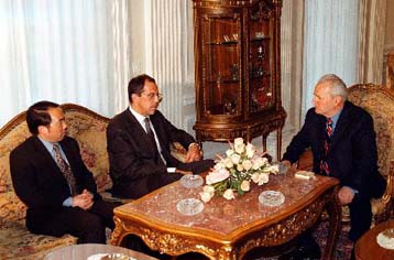 Ξαφνικές συνομιλίες Μιλόσεβιτς με Ρώσους και Κινέζους αξιωματούχους του ΟΗΕ