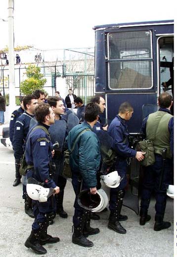 Eληξε η εξέγερση των κρατουμένων στις φυλακές Αυλώνα ύστερα από εισαγγελική παρέμβαση