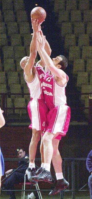 Ο Ολυμπιακός επικράτησε σε φιλικό αγώνα 88-69 του Περιστερίου