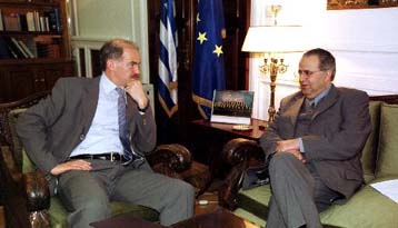 Συνομιλίες εφ όλης της ύλης Παπανδρέου – Κασουλίδη