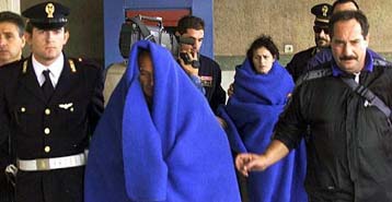 Εντείνεται το κύμα λαθρομεταναστών από την Αλβανία προς την Ιταλία