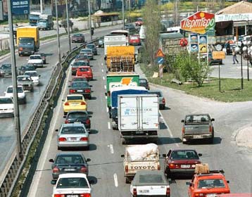 Εκτακτα μέτρα της Τροχαίας για την ομαλή έξοδο των εκδρομέων του Πάσχα