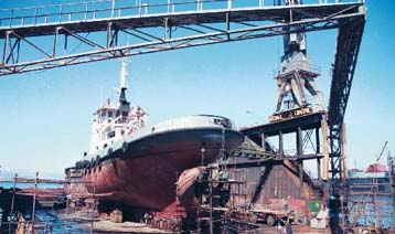 Προς ιδιωτικοποίηση τα ναυπηγεία Σκαραμαγκά