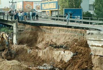 Το υπουργείο Δημόσιας Τάξης φωτογραφίζει  72 σημεία-παγίδες στις εθνικές οδούς