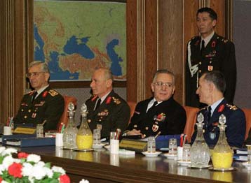 Αθυρόστομος χάκερ κτύπησε το δικτυακό τόπο των τουρκικών Eνόπλων Δυνάμεων