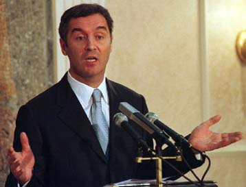 Σκληρή γλώσσα Τζουγκάνοβιτς κατά του Μιλόσεβιτς