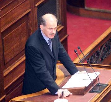 Τη συνεργασία της αντιπολίτευσης ζήτησε για την εξωτερική πολιτική ο Γ.Παπανδρέου