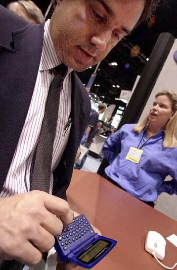 Εκπρόσωποι της βιομηχανίας οραματίζονται στην Comdex ένα μέλλον ασύρματο