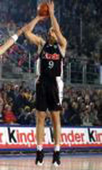 Η ΑΕΚ για Στομπέργκας