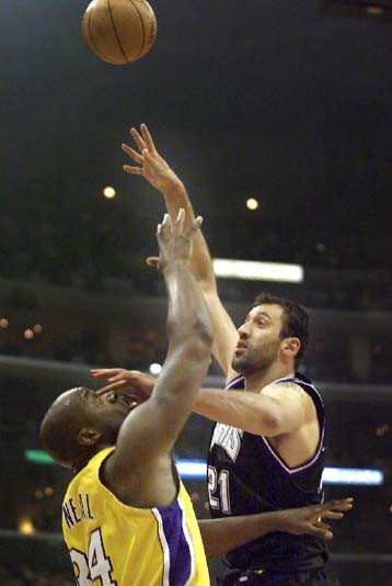 Οι Λέικερς 1-0 το Σακραμέντο