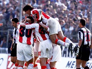 Αγκαλιά με την κορυφή παρέμεινε ο Ολυμπιακός