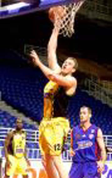 Η ΑΕΚ 76-61 τον Πανιώνιο, παίζει με Παναθηναϊκό στους 4