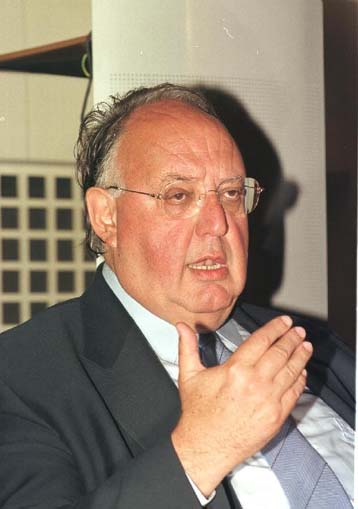 Το Πολιτισμός 2000 αντικαθιστά παλαιότερα προγράμματα του υπουργείου Πολιτισμού