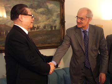 Σε θερμό κλίμα η συνάντηση Ζιανγκ Ζεμίν με τον πρόεδρο της Βουλής