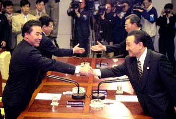 Σε ευνοϊκό κλίμα ολοκληρώθηκαν οι προπαρασκευαστικές συνομιλίες Βορείου και Νοτίου Κορέας