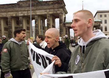 Οι αποζημιώσεις στα θύματα των ναζί απειλή για την οικονομία της Γερμανίας