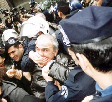 Εύσημα του Τζέσι Χελμς στην Τουρκία για τα ανθρώπινα δικαιώματα