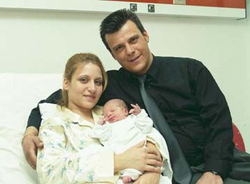 Aυξάνεται η υπογεννητικότητα, μειώνεται η παιδική θνησιμότητα στην Ελλάδα