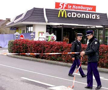 Ενας νεκρός από έκρηξη βόμβας στη Βρετάνη