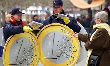 Πτώση του ευρώ έναντι του δολαρίου