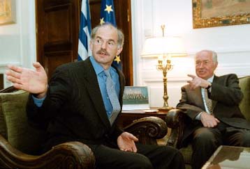 Συνάντηση του Γ.Παπανδρέου με τους γονείς του Ελληνα Ελιάν