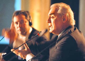 Προοπτικές σταθερότητας βλέπει στη ΝΑ Ευρώπη ο Τσοχατζόπουλος