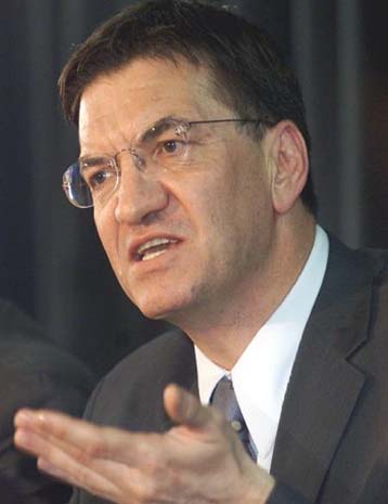 Το πρόγραμμα των εξετάσεων ανακοίνωσε ο υπουργός Παιδείας – Μειώνεται η εξεταστέα ύλη