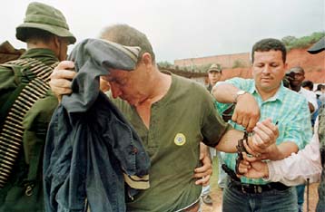 Τους 25.000 έφτασαν τα θύματα βίας στην Κολομβία κατά το 1999